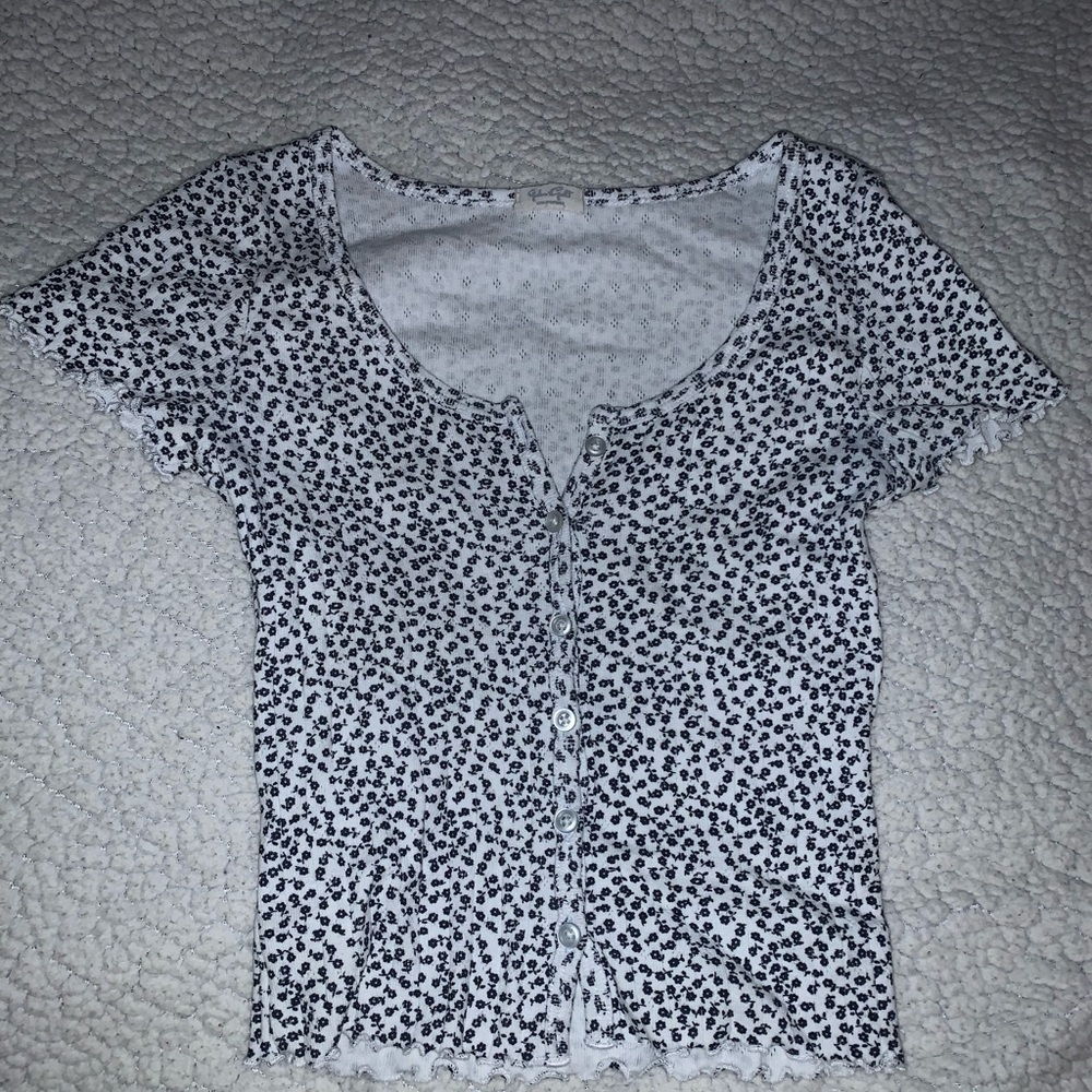 Brandy Melville Zelly Top